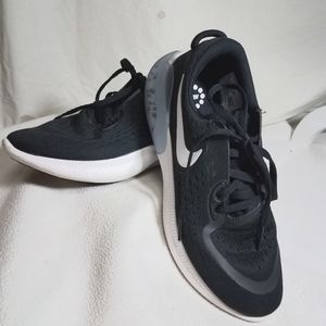Nike women's size 9 New Black Athletic shoes